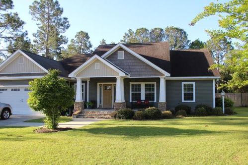 908 44th St, Tifton, GA 31794-1539