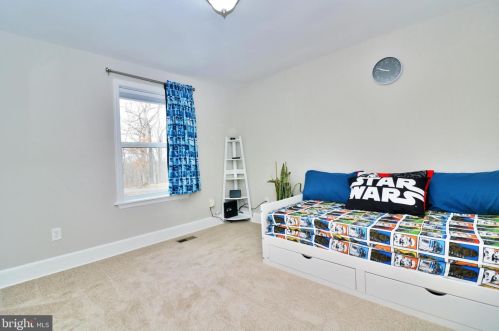 259 Revenoor Rd, Harpers Ferry WV 25425 exterior