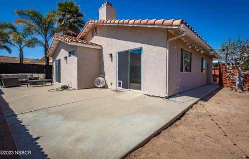 2442 Santa Rosa St, Santa Maria CA  93455-1731 exterior