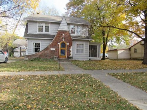 319 Elm St, Ottawa, KS 66067-2104