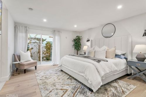 17089 Westport Dr, Huntington Beach CA  92649-4246 exterior