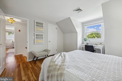 30 Robert Rd, Princeton NJ  08540-5333 exterior