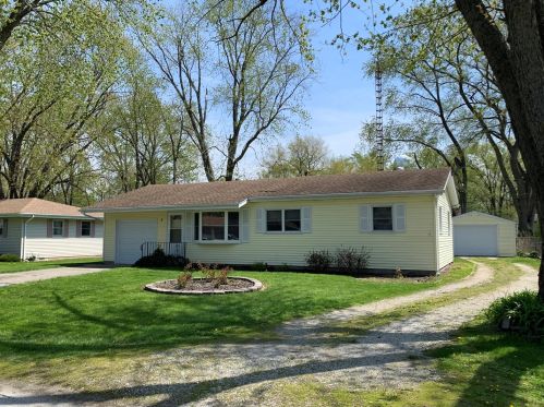 8 Waldron Ave, Kankakee, IL 60901-5950