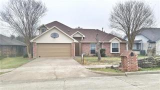 1714 Knob Hill Dr, Garland TX  75043-7527 exterior