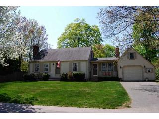 9 6th St, Barrington, RI 02806-1925