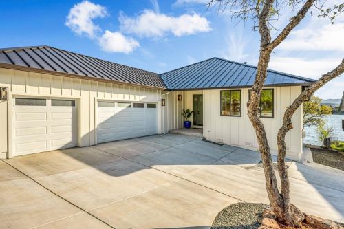 18647 Shore Dr, Middletown, CA 95467-8628