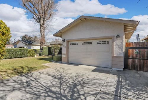 960 Woodrow St, Lodi, CA 95240-4321