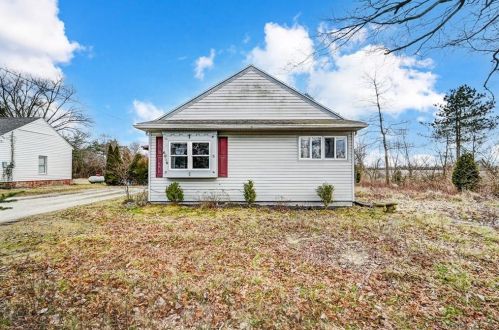 6026 Springfield Xenia Rd, Springfield OH  45502-8137 exterior