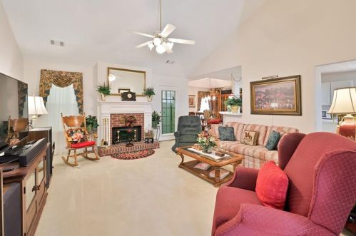 3335 Ivy Lake Dr, Buford, GA 30519-6747