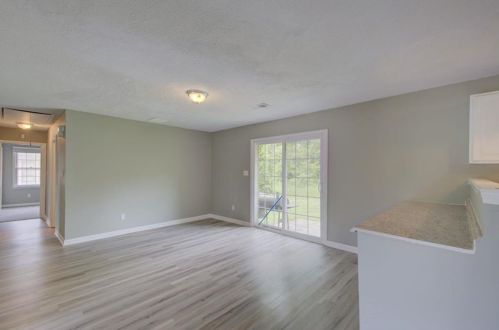 5805 Feldwood Rd, Atlanta GA  30349-2868 exterior