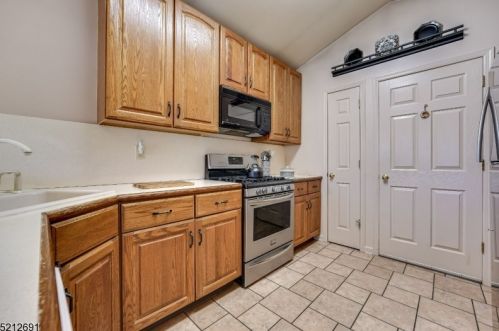 11 Sycamore Ln, Dover NJ  07869-3704 exterior