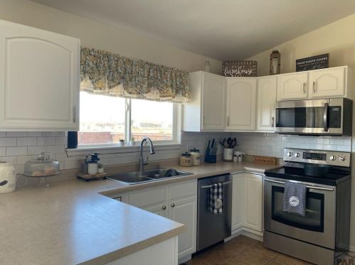 574 Marigold Dr, Pueblo CO  81007-1135 exterior