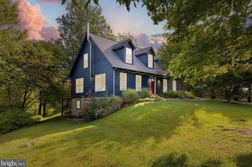 30 Oventop Mountain Ln, Sperryville, VA 22740-2102