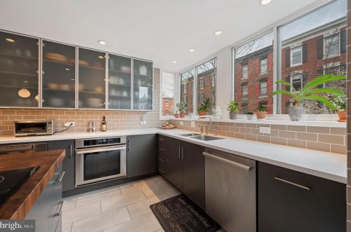 2050 Lombard St, Philadelphia PA  19146-1315 exterior