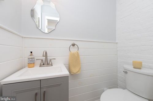 124 Fowler Ave, Haddonfield NJ  08033-1337 exterior