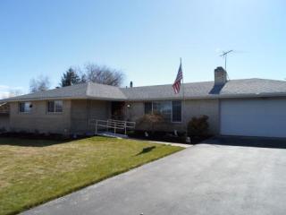 7302 Zier Rd, Yakima, WA 98908-2025