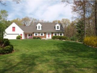 32 Fairview Cir, Manchester, NH 03106-2706
