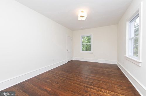 281 Rhoads Ave, Tavistock NJ  08033-1470 exterior