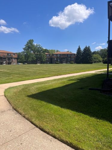 120 Boardwalk St, Elk Grove Vlg, IL 60007-3683