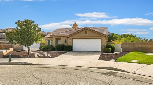 556 Koufax Dr, Lancaster, CA 93535-2038