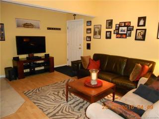 144 Carriage Crossing Ln, Middletown CT  06457-5832 exterior