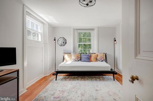 420 Allens Ln, Philadelphia PA 19119-3310 exterior