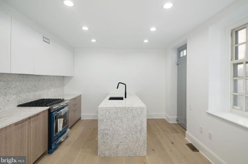 100 Fitzwater St, Philadelphia, PA 19147-3408
