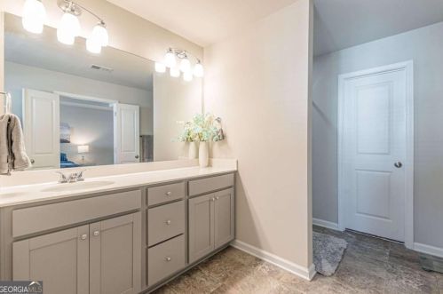 3128 Meadowstone Ln, Atlanta GA  30331-2939 exterior
