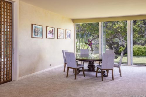 5949 Kalanianaole Hwy, Honolulu, HI 96821-2357