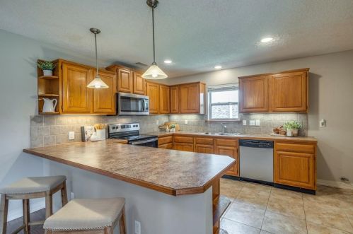 305 Trl Vw Ln, Garland TX  75043-5631 exterior