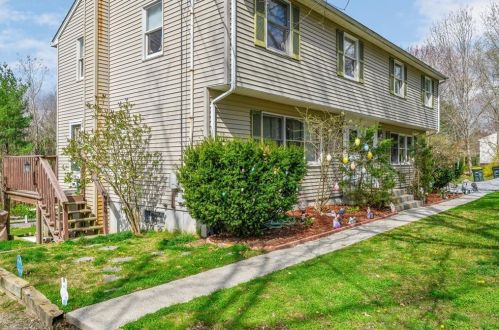 456 Hill Rd, Glocester, RI 02859-2909