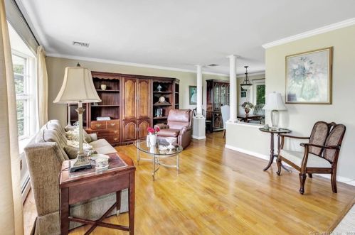 5 Soundridge Rd, Huntington, CT 06484-5460