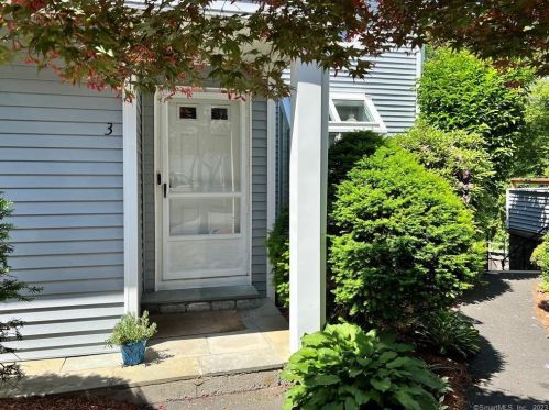 3 Wilton Crst, Wilton, CT 06897-4052