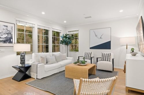 45 Bianco, Irvine, CA 92618-0106