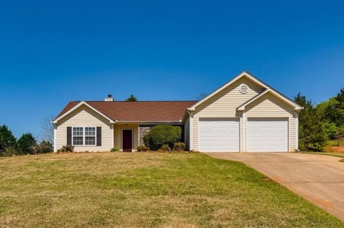 1013 Riverclift Dr, Porterdale, GA 30016-8946