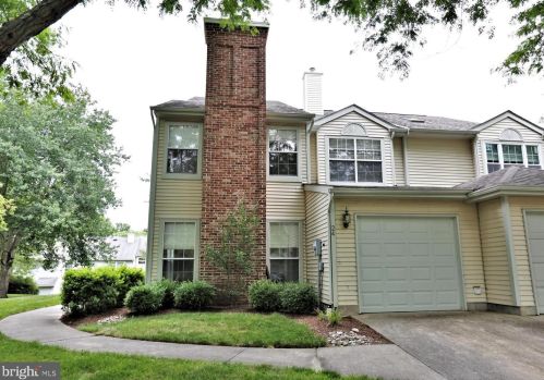 24 Dorset Ct, Princeton, NJ 08540-7054