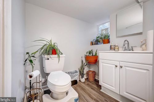 750 64 St, Philadelphia PA 19151-3128 exterior