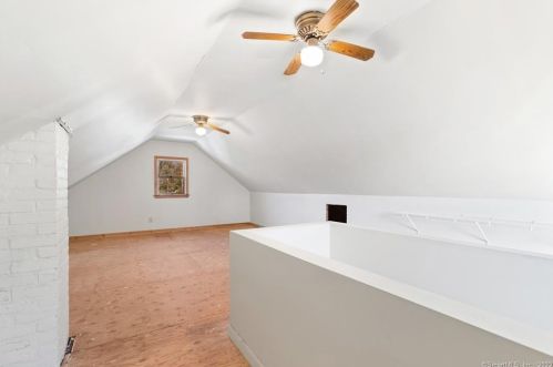 72 Flanders Rd, Niantic CT  06357-1525 exterior
