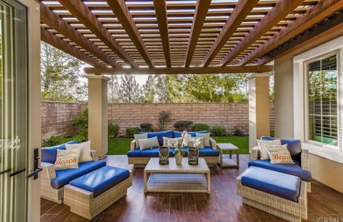 18 Shadybend, Irvine CA  92602-0844 exterior