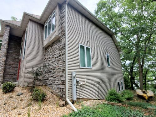 445 Sangamon Ln, Nelson, IL 61021-8127