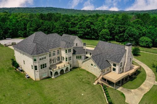 2217 Victor Ct, Loganville, GA 30052-4743