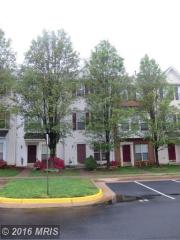 2418 Dew Meadow Ct, Herndon VA  20171-3080 exterior