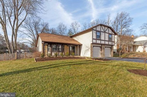 8934 Applecross Ln, Springfield, VA 22153-1201