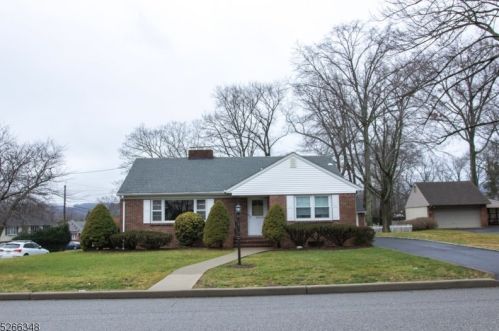 207 Linda Vista Ave, Paterson, NJ 07508-2703