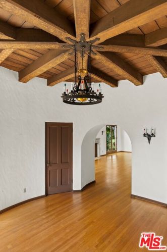 518 Adelaide Dr, Santa Monica, CA 90402-1341