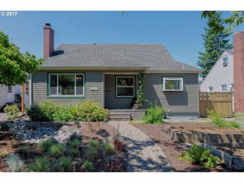6327 Boston Ave, Portland OR  97217-4911 exterior