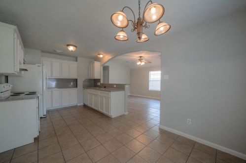 1717 Longview St, Conroe TX  77301-4078 exterior