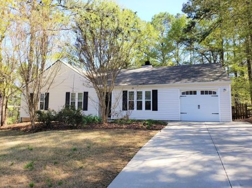 119 Apple Valley Dr, Holly Springs, GA 30188-4419