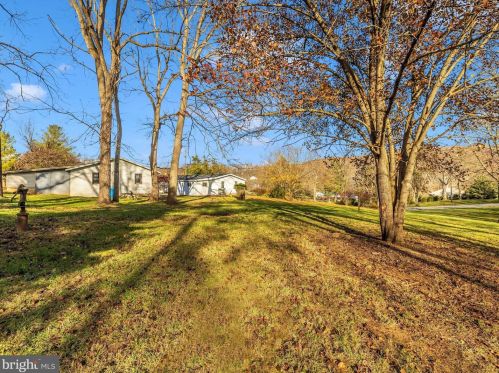 27 Bluegill Dr, Harpers Ferry WV  25425-2507 exterior