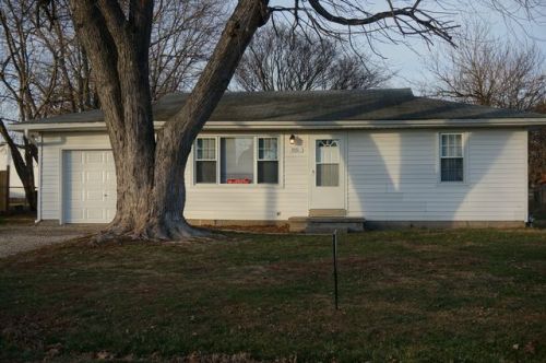 115 Vine St, Moro, IL 62067-1701